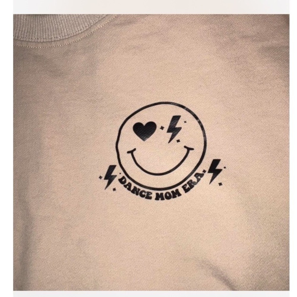 Dance Mom Era Graphic Sweatshirt‎ Beige Smiley Face Back Print Women's Size S - Picture 2 of 4